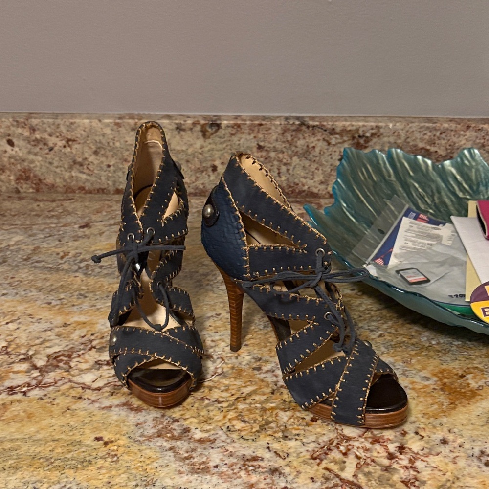 Boutique 9 Navy and Tan Heels